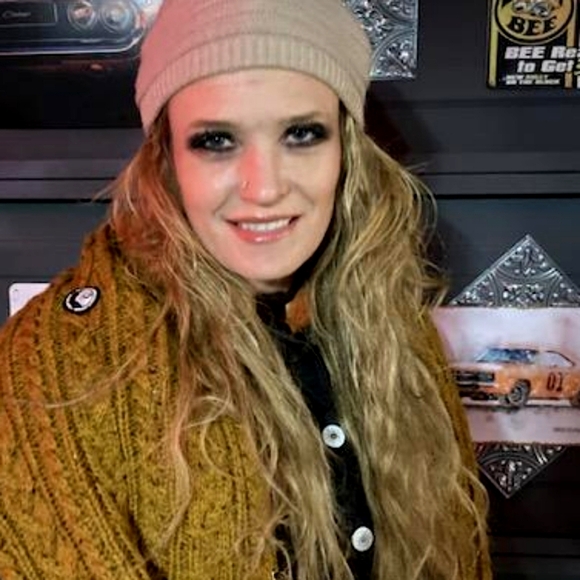 Meet your Posher, Carola - Picture 3 of 5